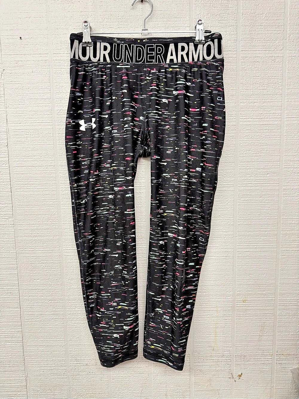 Under Armour Abstract Print Leggings in Black & Pink Like New
